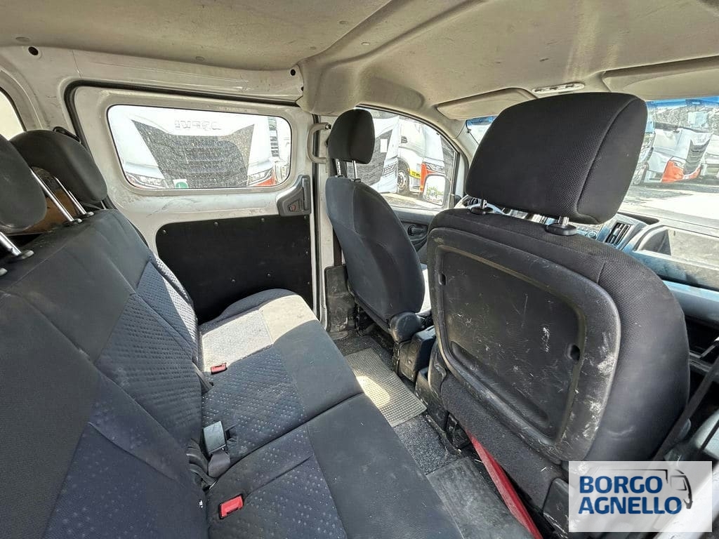 Nissan NV200